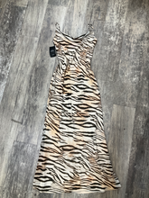 Load image into Gallery viewer, Dynamite Maxi Dress Size Small
