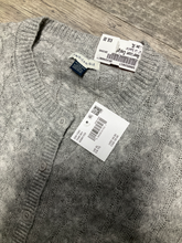 Load image into Gallery viewer, American Eagle Sweater Size Extra Large
