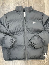 Load image into Gallery viewer, Nike Heavy Outerwear Size Large
