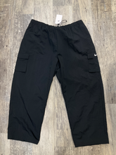 Load image into Gallery viewer, Nike Khakis Size XXL
