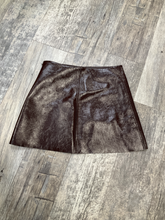 Load image into Gallery viewer, H &amp; M Short Skirt Size Small
