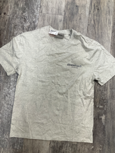 Load image into Gallery viewer, Essentials T-shirt Size Medium
