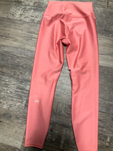 Load image into Gallery viewer, Alo Athletic Pants Size Extra Small
