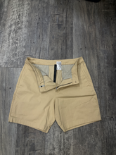 Load image into Gallery viewer, Lululemon Shorts Size Medium
