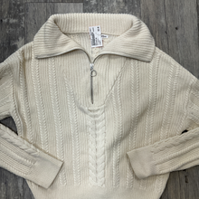 Load image into Gallery viewer, Reformation Sweater Size Small
