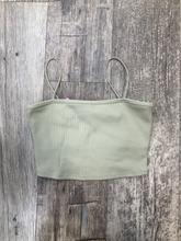 Load image into Gallery viewer, Alo Tank Top Size Small
