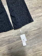 Load image into Gallery viewer, Athletic Pants Size Medium
