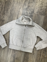 Load image into Gallery viewer, Zara Sweatshirt Size Medium

