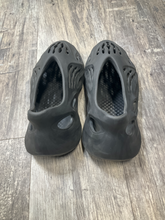 Load image into Gallery viewer, Sandals Mens 10.5
