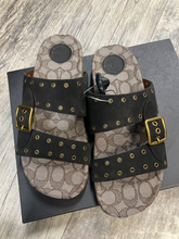 Load image into Gallery viewer, Coach Sandals Womens 10
