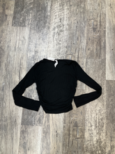 Load image into Gallery viewer, Alo Long Sleeve Top Size Medium
