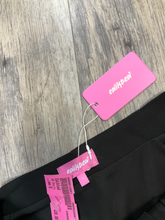 Load image into Gallery viewer, Edikted Shorts Size Small
