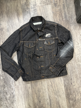 Load image into Gallery viewer, Off White Outerwear Size Large
