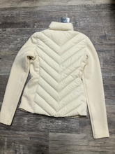 Load image into Gallery viewer, Roots Outerwear Size Small
