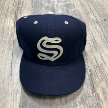 Load image into Gallery viewer, Hat
