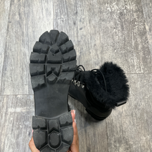 Load image into Gallery viewer, Boots Womens 5
