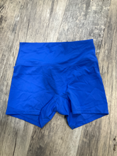 Load image into Gallery viewer, Lululemon Athletic Shorts Size Medium
