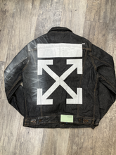 Load image into Gallery viewer, Off White Outerwear Size Large
