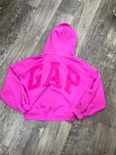 Load image into Gallery viewer, Gap Sweatshirt Size Medium
