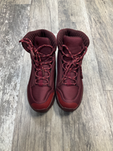 Load image into Gallery viewer, Lululemon Boots Womens 10
