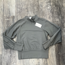 Load image into Gallery viewer, Long Sleeve Top Size Large
