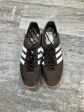 Load image into Gallery viewer, Adidas Womens Athletic Shoes Womens 9
