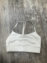 Load image into Gallery viewer, Lululemon Sports Bra Size Medium
