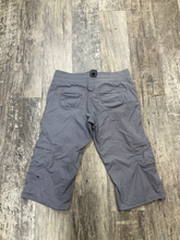 Load image into Gallery viewer, Lululemon Capris Size Large
