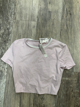 Load image into Gallery viewer, Lululemon T-Shirt Size Small

