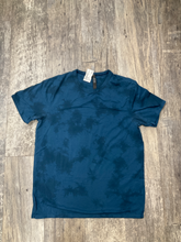 Load image into Gallery viewer, Lululemon Athletic Top Size Medium
