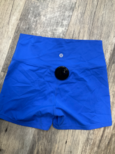 Load image into Gallery viewer, Lululemon Athletic Shorts Size Medium
