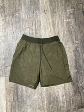 Load image into Gallery viewer, Lululemon Shorts Size Medium
