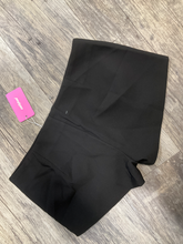 Load image into Gallery viewer, Edikted Shorts Size Small
