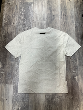 Load image into Gallery viewer, Essentials T-shirt Size Medium
