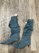 Load image into Gallery viewer, Boots Womens 7.5

