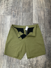 Load image into Gallery viewer, Lululemon Shorts Size Medium
