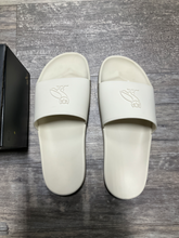 Load image into Gallery viewer, Octobers Very Own Sandals Mens 10
