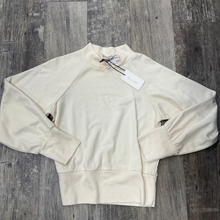 Load image into Gallery viewer, Long Sleeve Top Size Large
