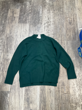 Load image into Gallery viewer, Abercrombie &amp; Fitch Sweater Size Medium
