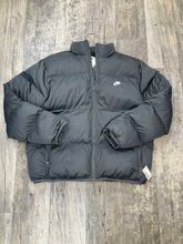 Load image into Gallery viewer, Nike Heavy Outerwear Size Large
