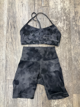 Load image into Gallery viewer, Lululemon Sports Bra Size Small
