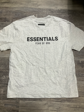 Load image into Gallery viewer, Essentials T-shirt Size Large
