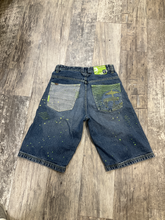 Load image into Gallery viewer, Shorts Size Small

