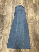 Load image into Gallery viewer, H &amp; M Maxi Dress Size Small
