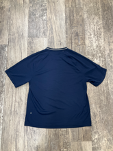 Load image into Gallery viewer, Lululemon T-shirt Size Large

