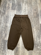 Load image into Gallery viewer, Lululemon Khakis Size XXL
