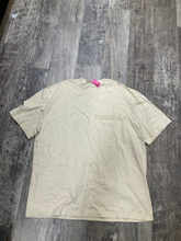 Load image into Gallery viewer, Essentials T-shirt Size XXL
