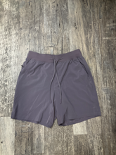 Load image into Gallery viewer, Lululemon Shorts Size Medium
