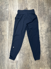 Load image into Gallery viewer, Lulu Capris Size Extra Small
