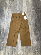 Load image into Gallery viewer, Babaton Khakis Size Medium
